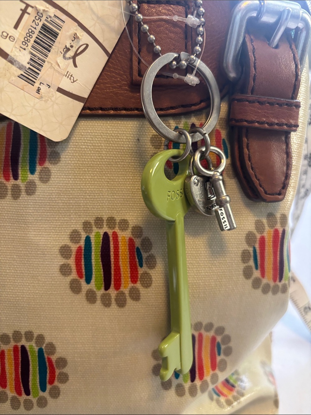 FOSSIL KEY PER COLLECTION CREME COLORED COATED CANVAS WITH BROWN LEATHER TRIM - Picture 6 of 13